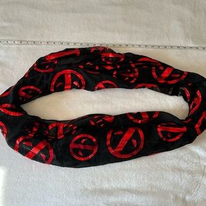 EUC Deadpool infinity scarf